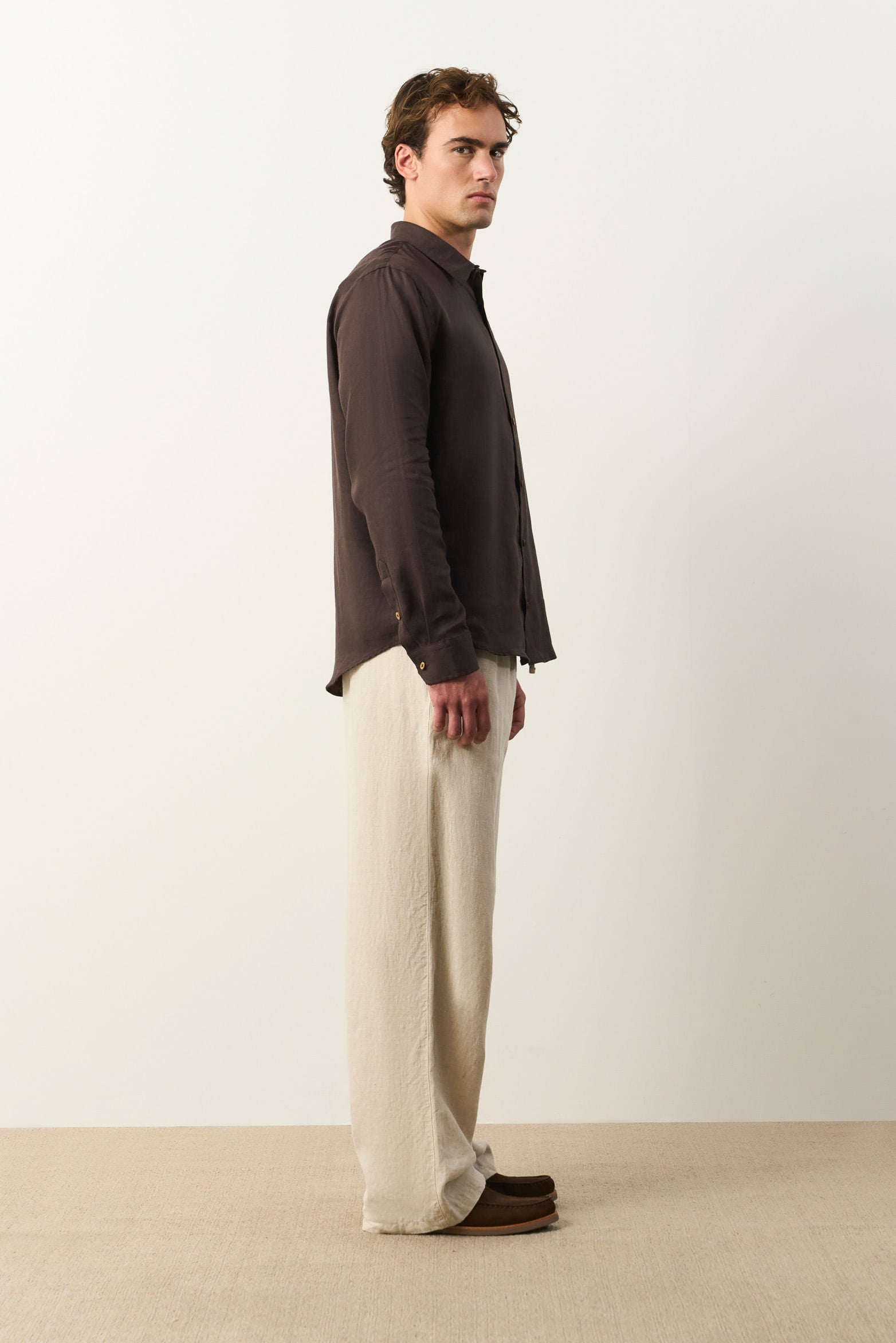 Men's Semi-Fitted Long Sleeve Linen Shirt