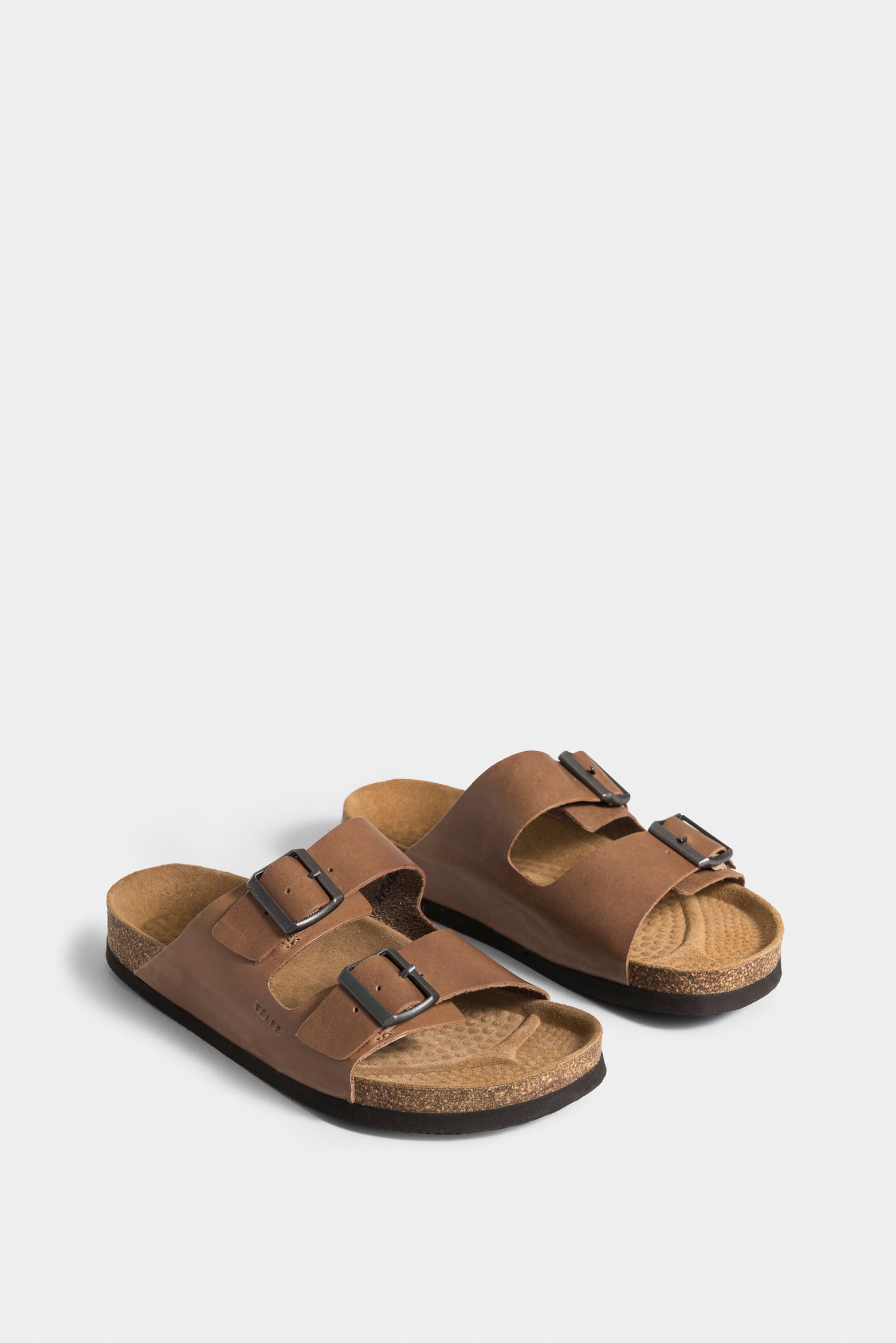 Flat Sandal in Vintage Leather