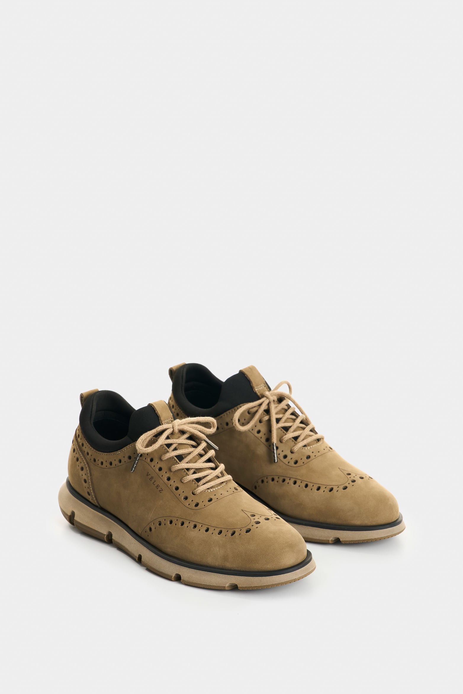 Men’s Apolo Nubuck Leather Lace-Up Shoes Sport Details