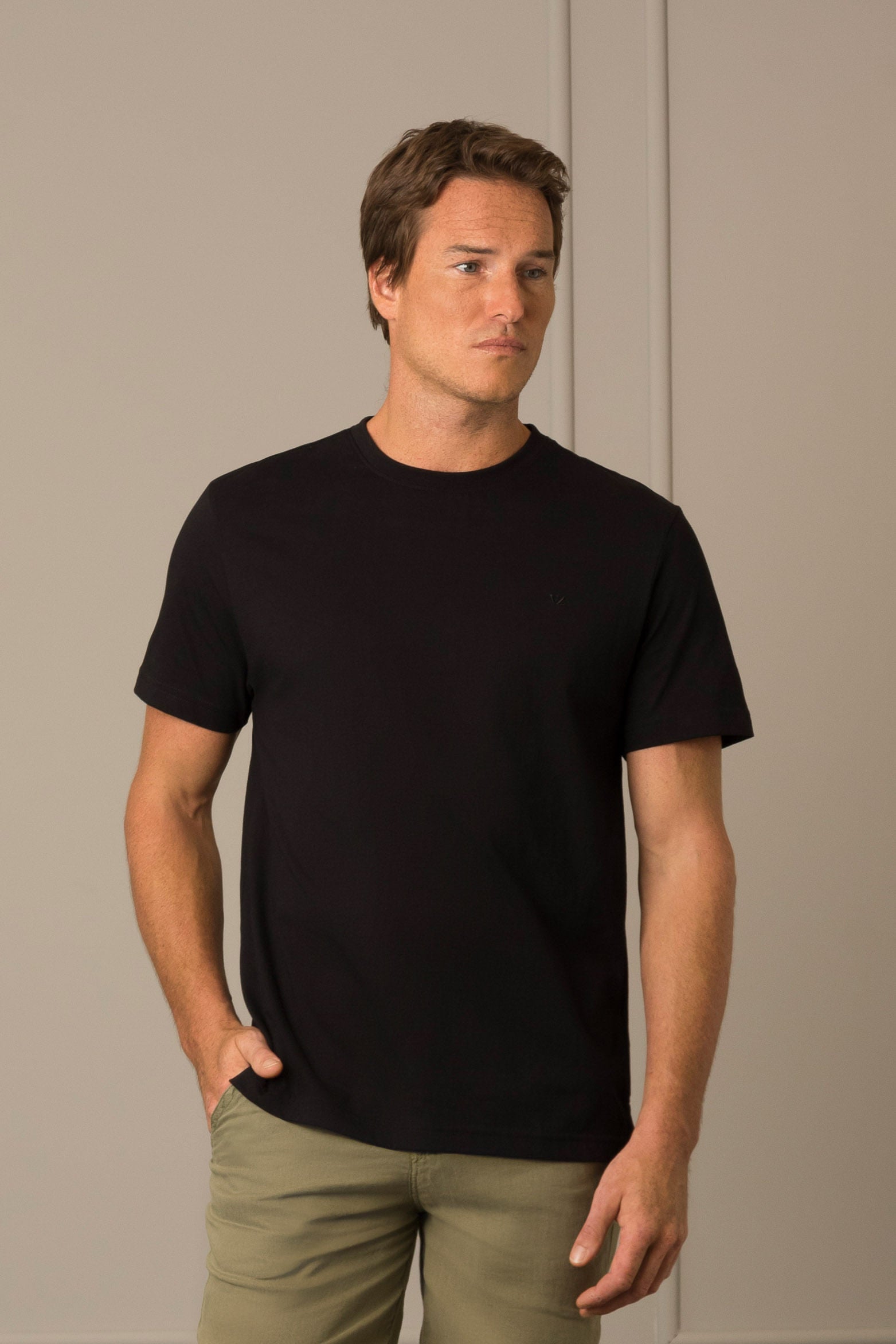 Men’s Peru Crew Neck Basic T-Shirt in Black Jersey