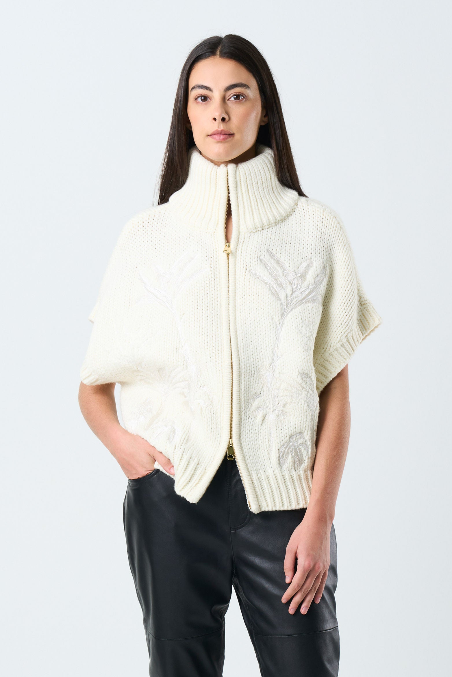 Woven Hybris Vest for women with embroidery