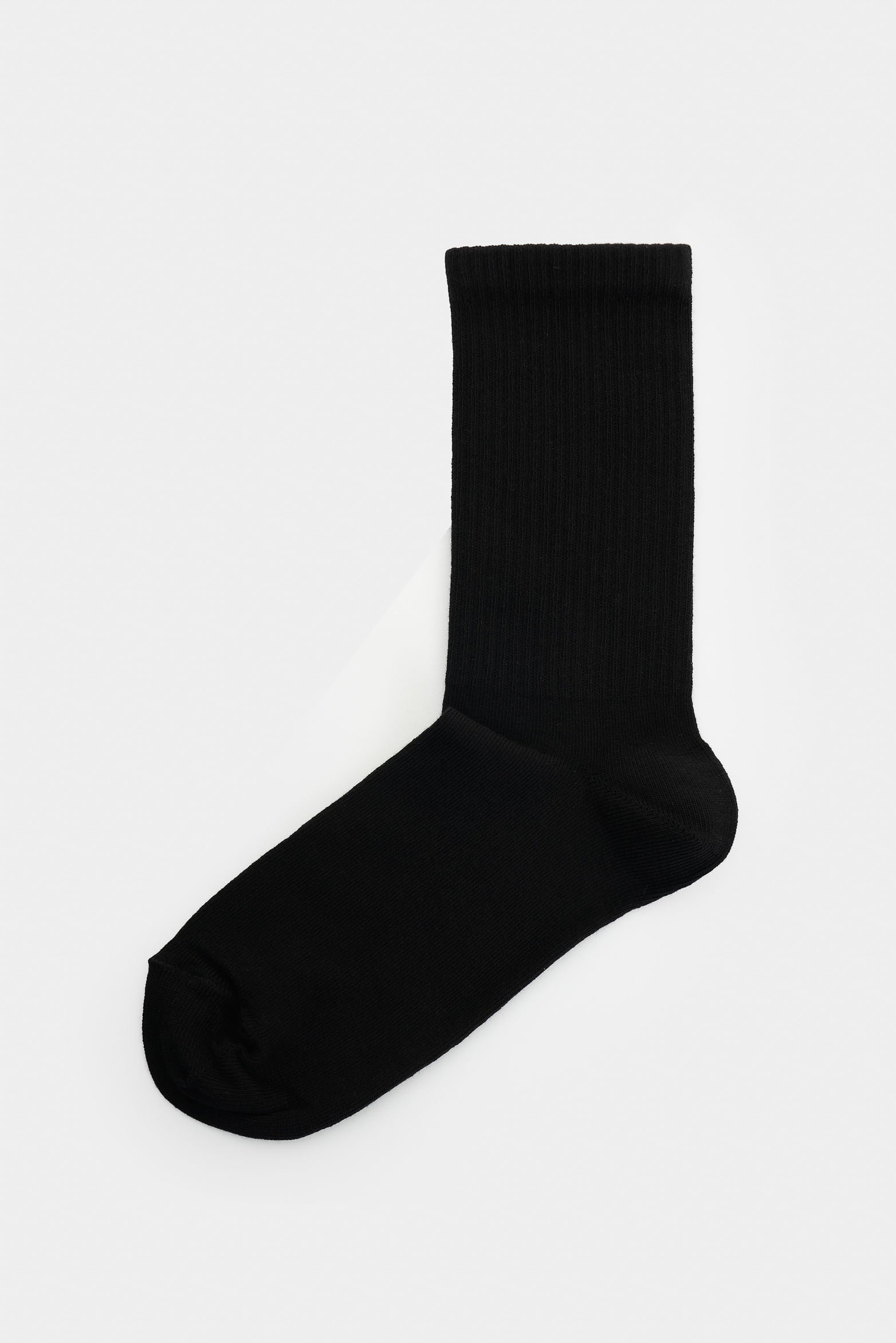 Ribbed mid-calf socks for men sport design