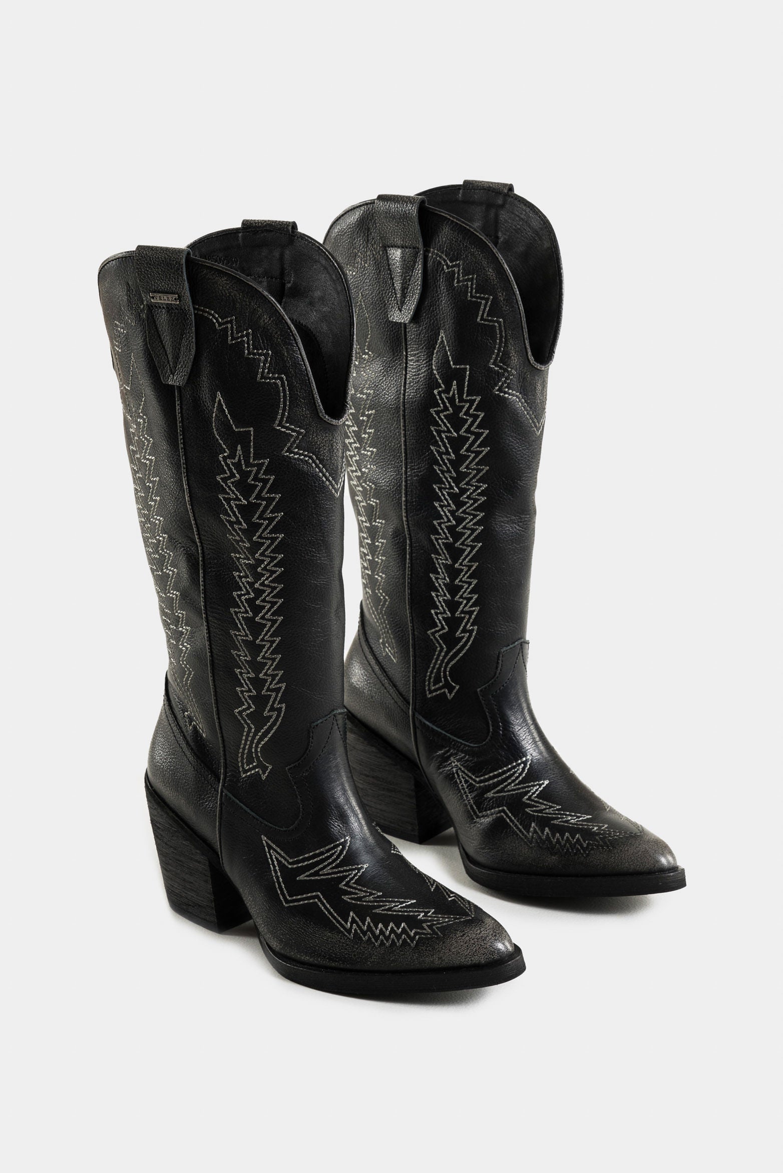 Riveros Texan leather boots for women with decorative embroidery