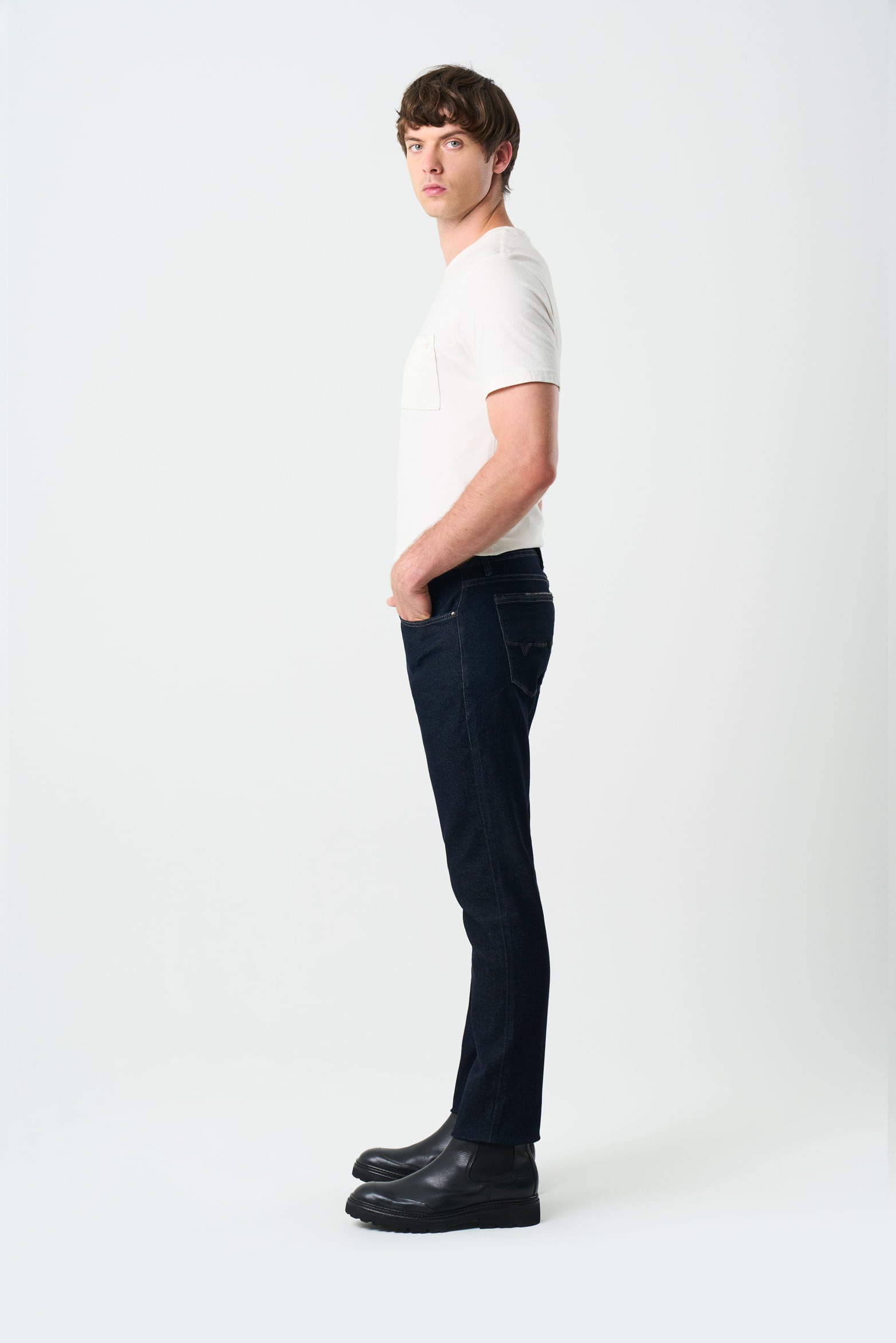 Men's semi-fitted obi jean with leather detail