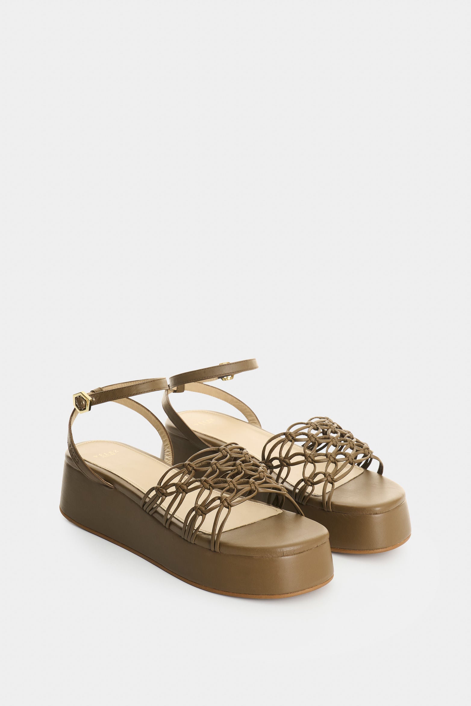 Platform leather sandal for women Orquidea