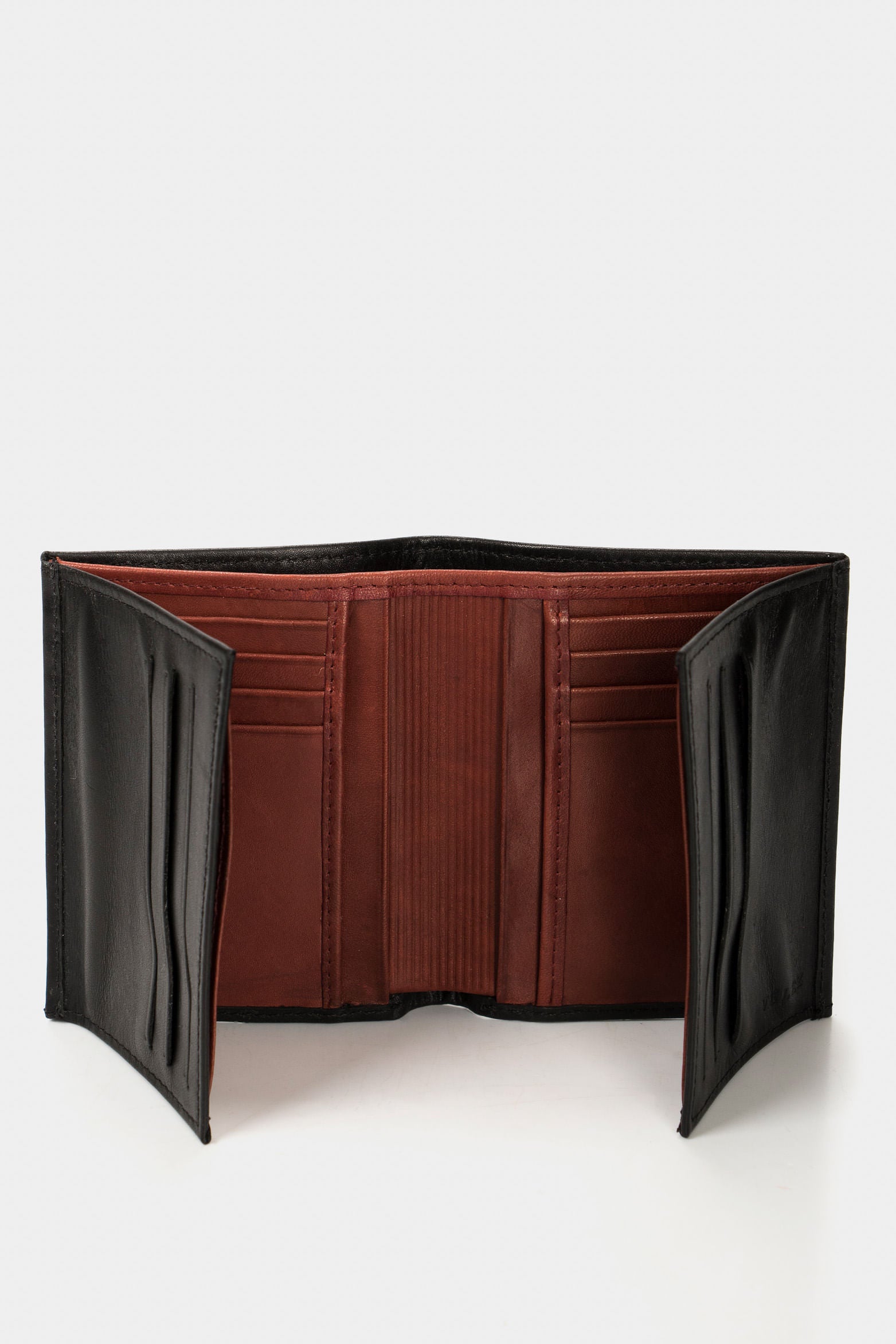 Crete Vertical Leather Wallet in Black