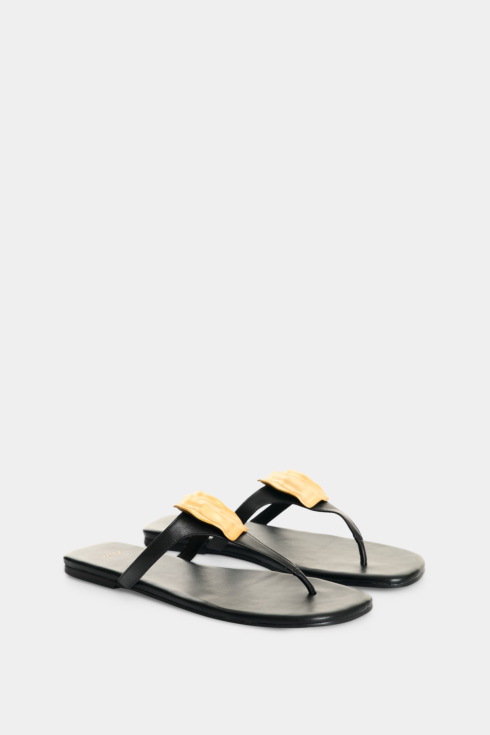 Flat leather sandal for women Terral