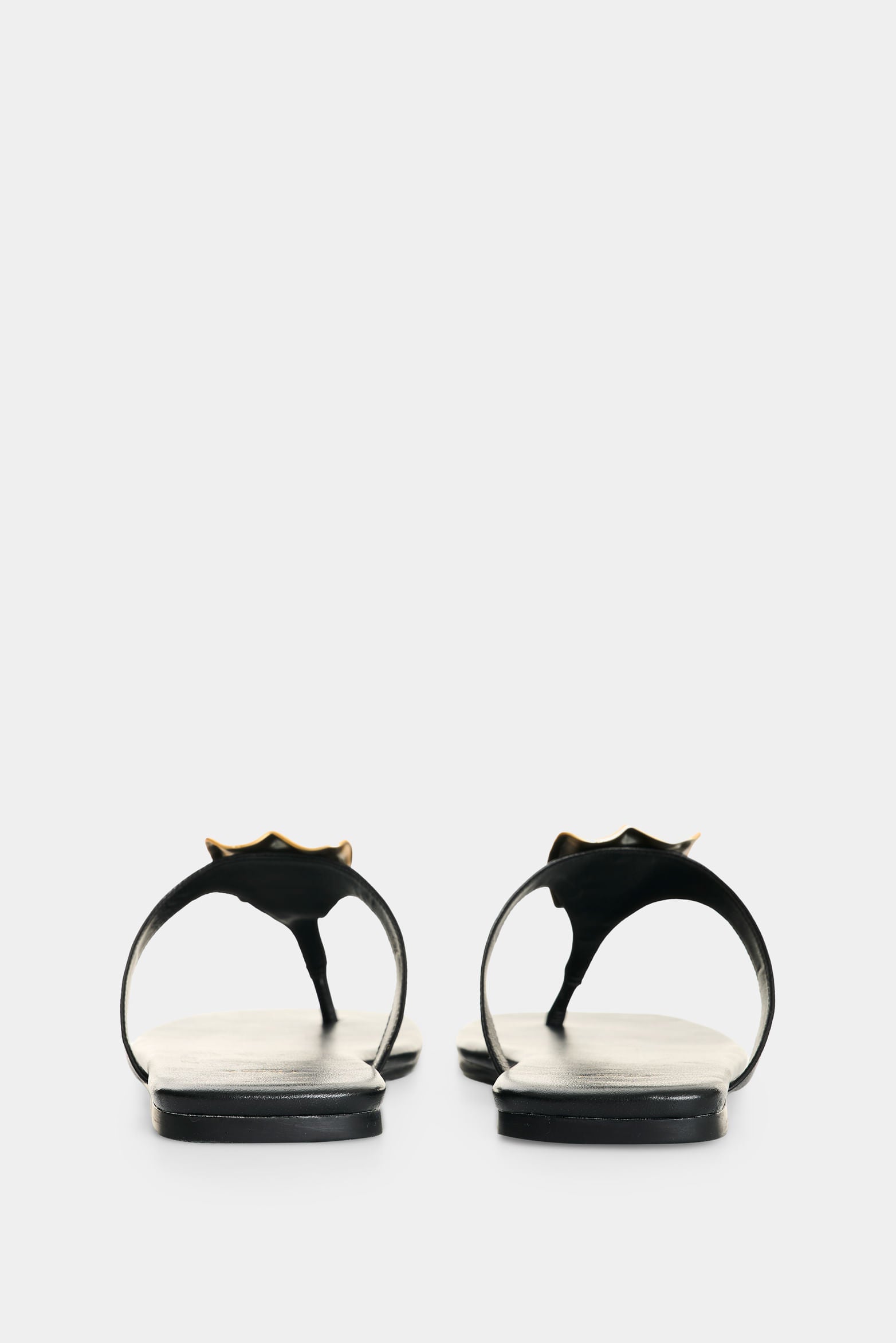 Flat leather sandal for women Terral
