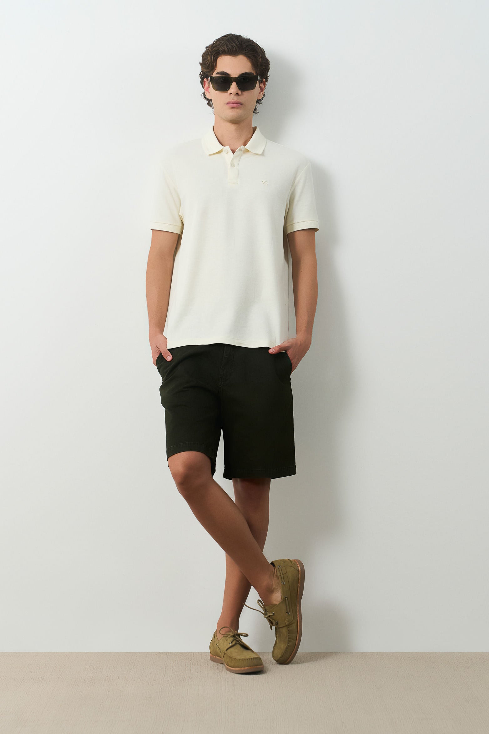 Essential textured short-sleeve polo for men