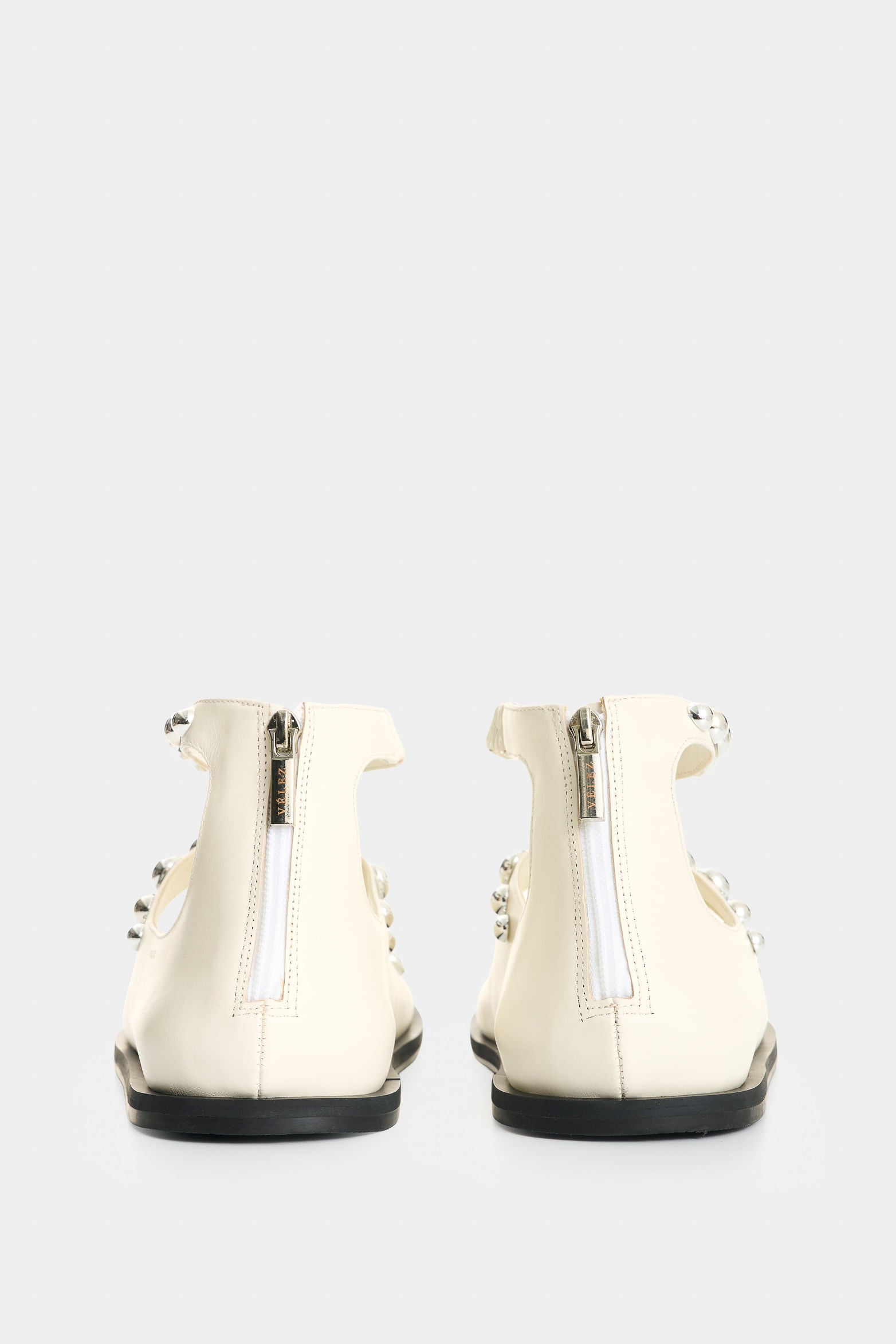 Flat leather sandal with studs for women Soren 2.0