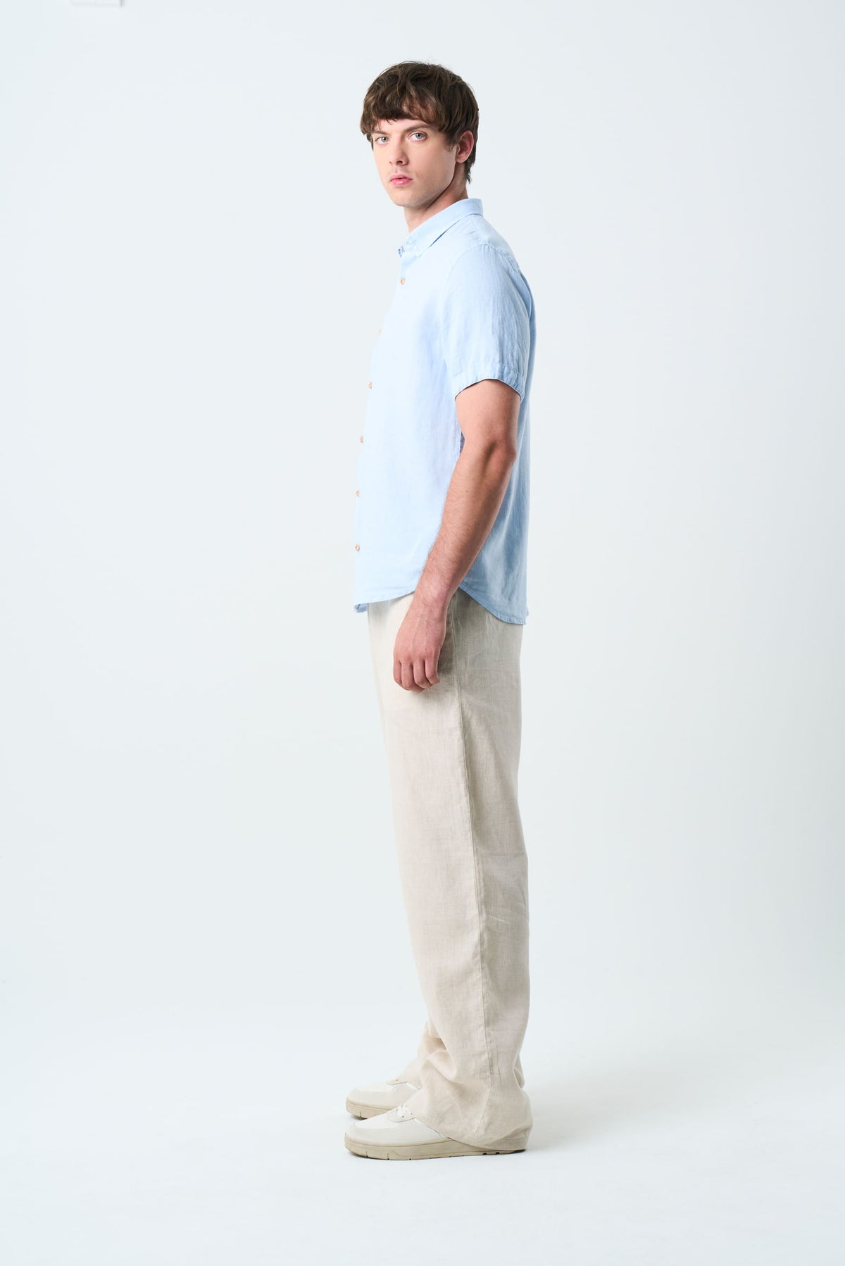 Short-sleeve linen shirt for men with VZ embroidery