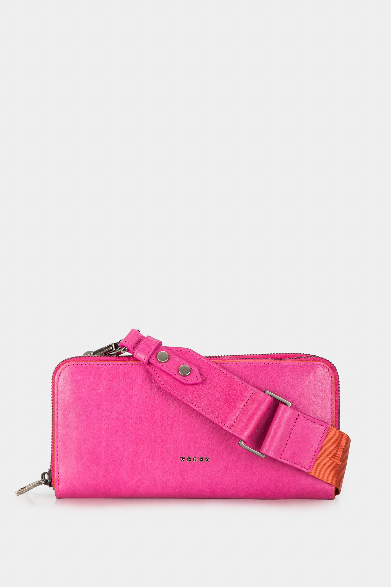 Women’s Singapore Accordion Wallet in Leather with Seatbelt-Style Strap