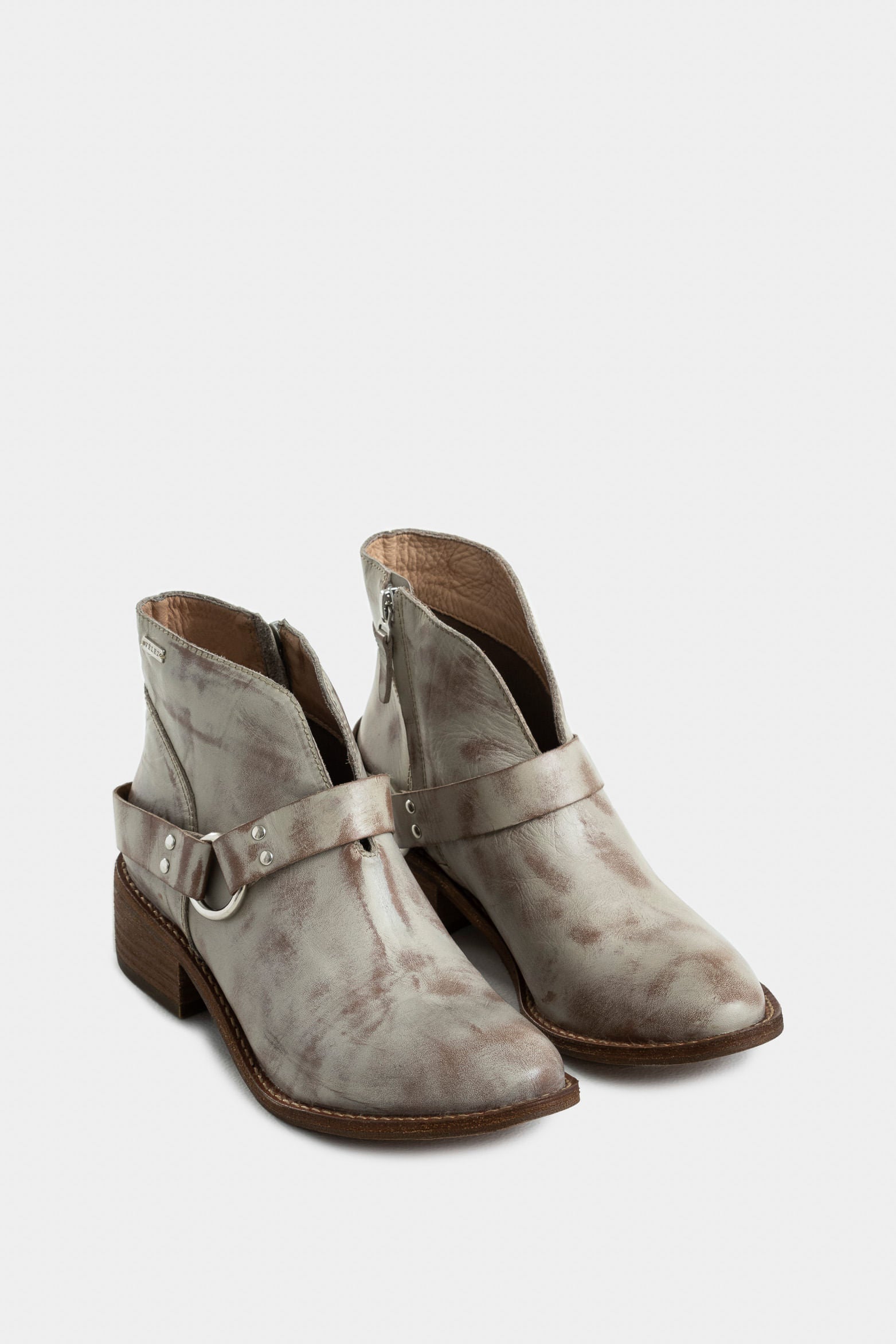 Azúcar Texan Ankle Leather Booties for Women with Stirrup Detail