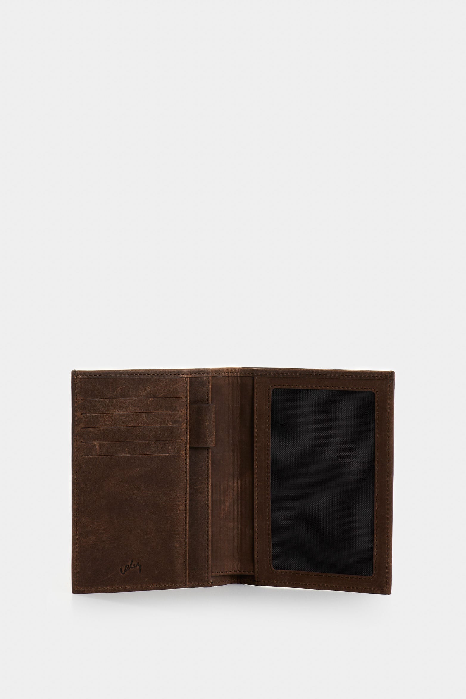 Elon lightweight leather passport holder for men