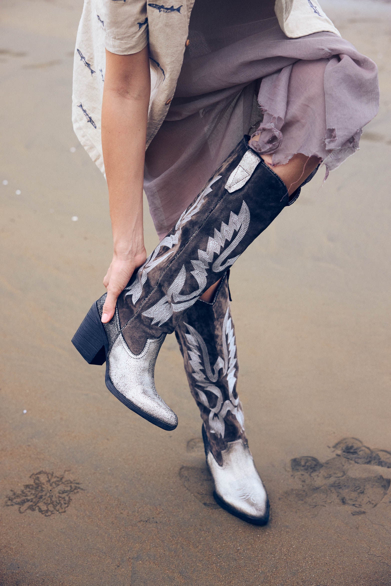 Linaje Western Boots for Women with Foil Detail