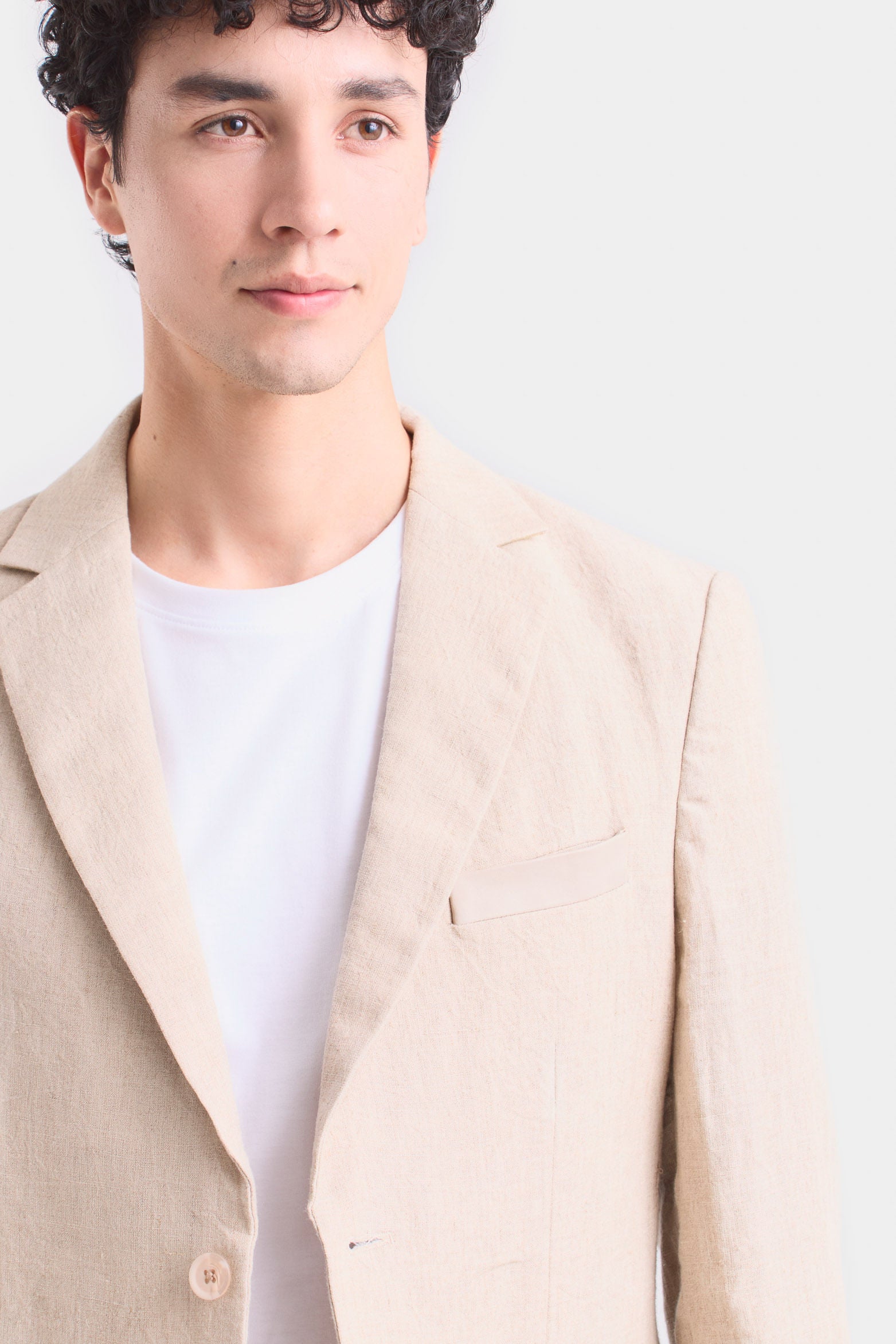 Yaqui Linen Blazer for Men with a Semi-Fitted Silhouette