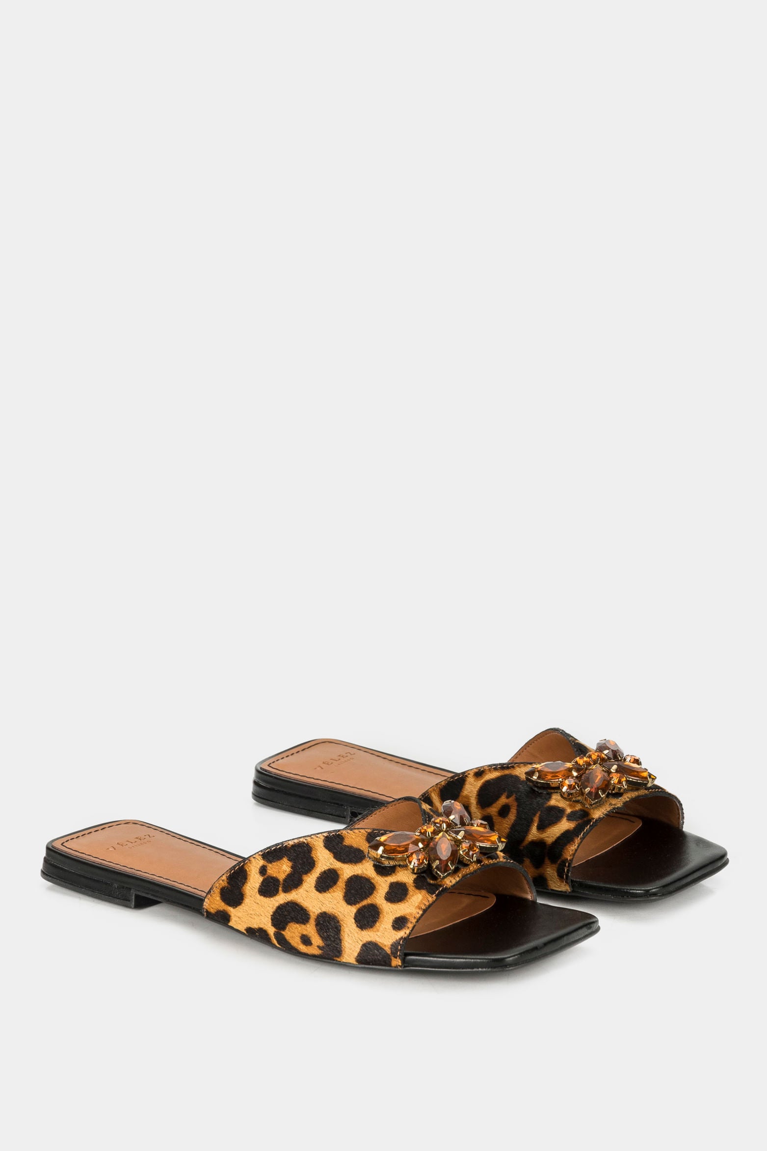 Chita Flat Leather Sandals