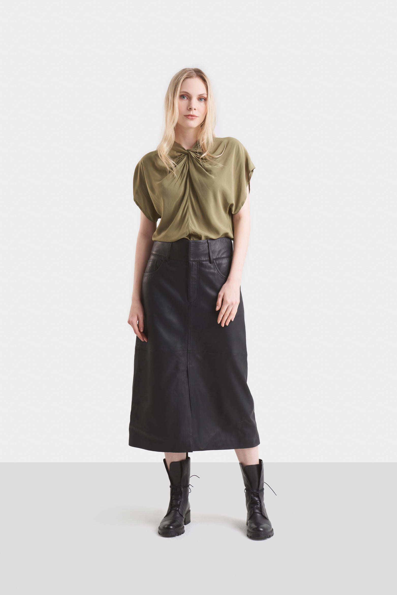 Calas Midi Leather Skirt for Women with Wheel Opening