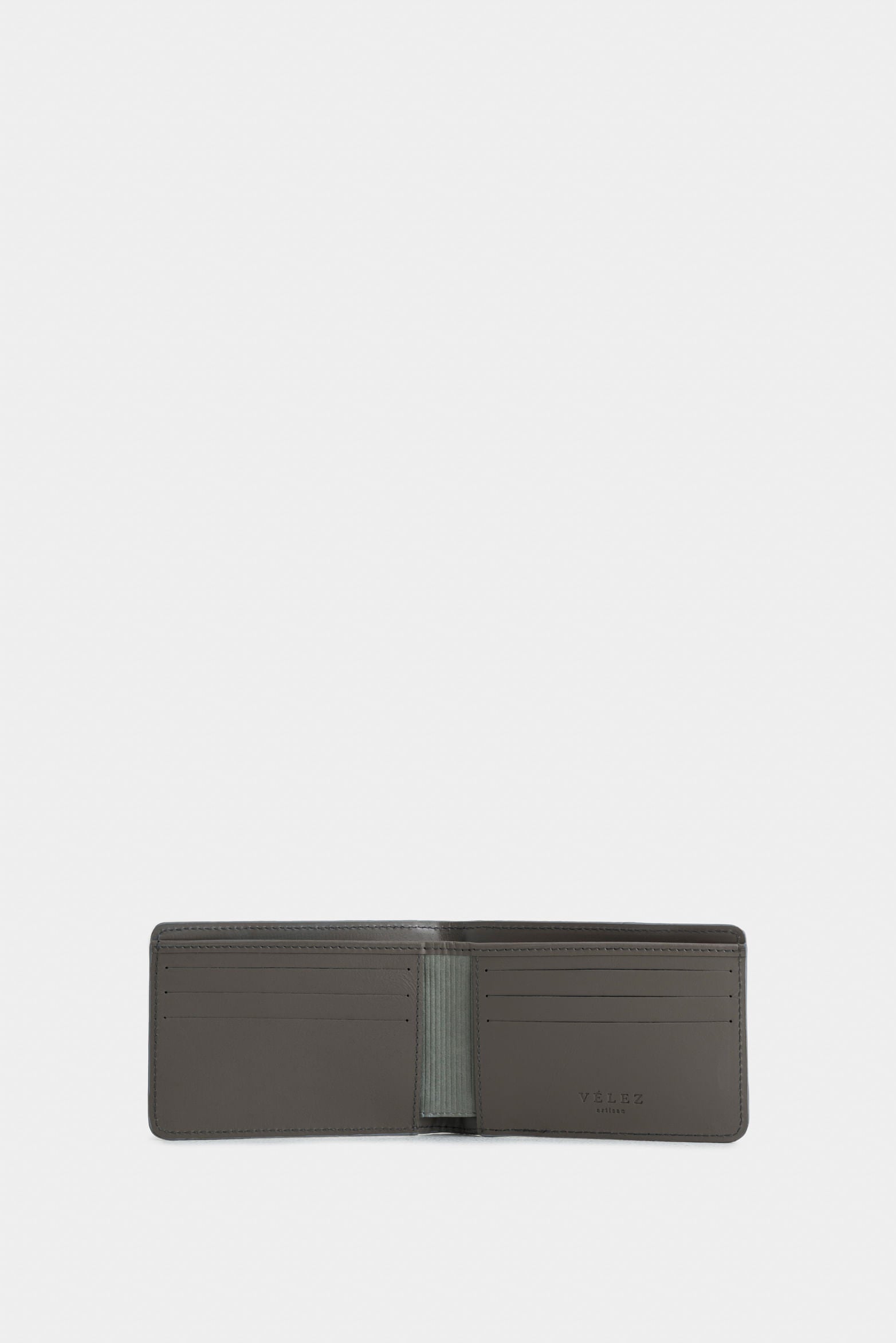 Loira Classic Silhouette Leather Wallet for Men