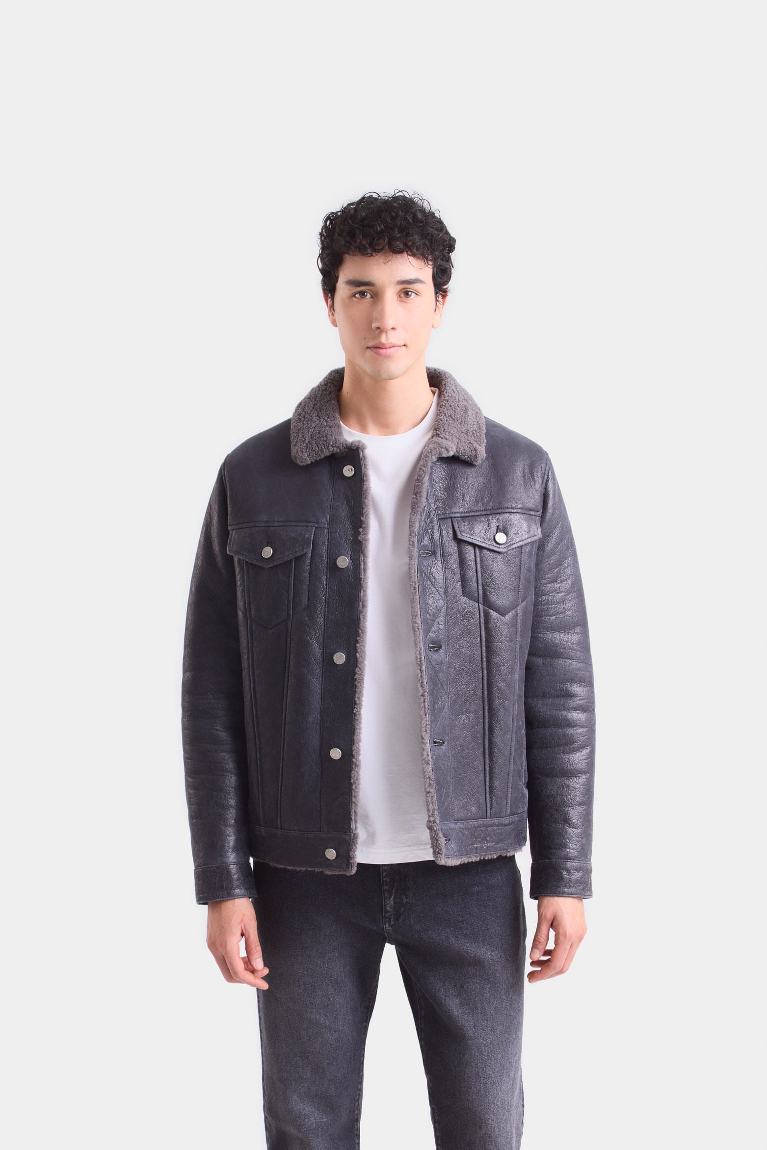 Ebro Leather Jacket for Men with Truckerilhouette Black