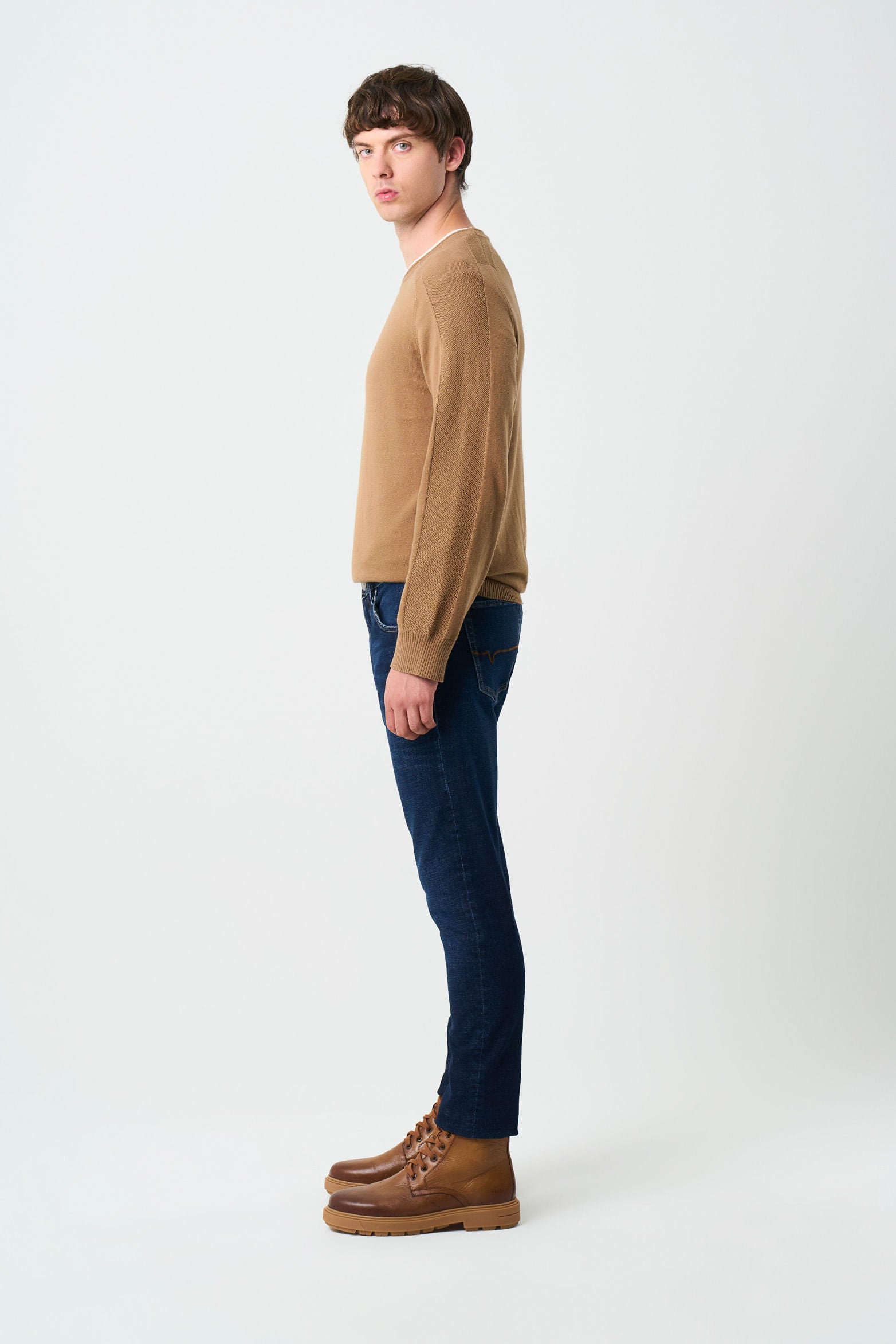 Men's semi-fitted Terra jean with leather details