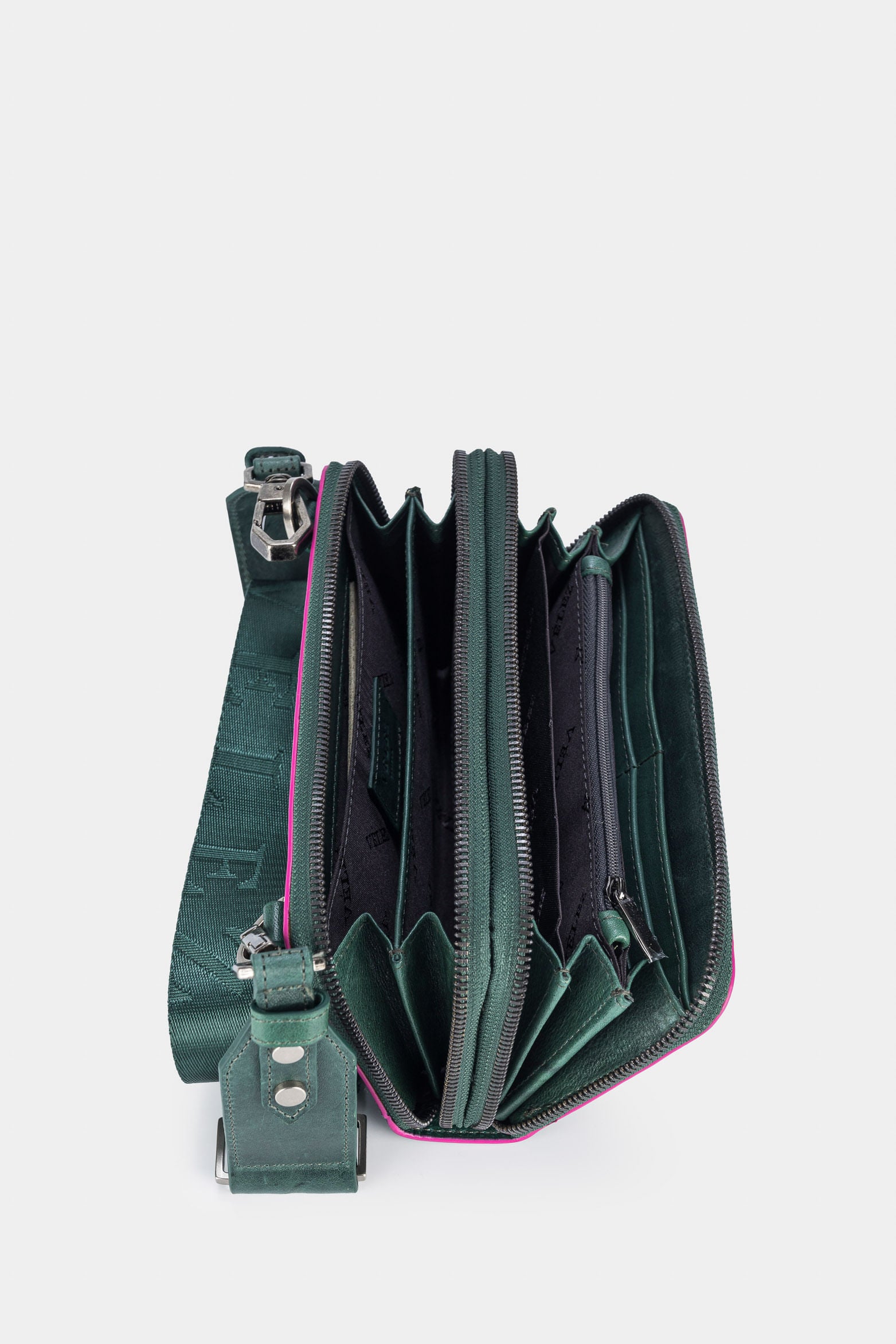 Women’s Singapore Accordion Wallet in Leather with Seatbelt-Style Strap