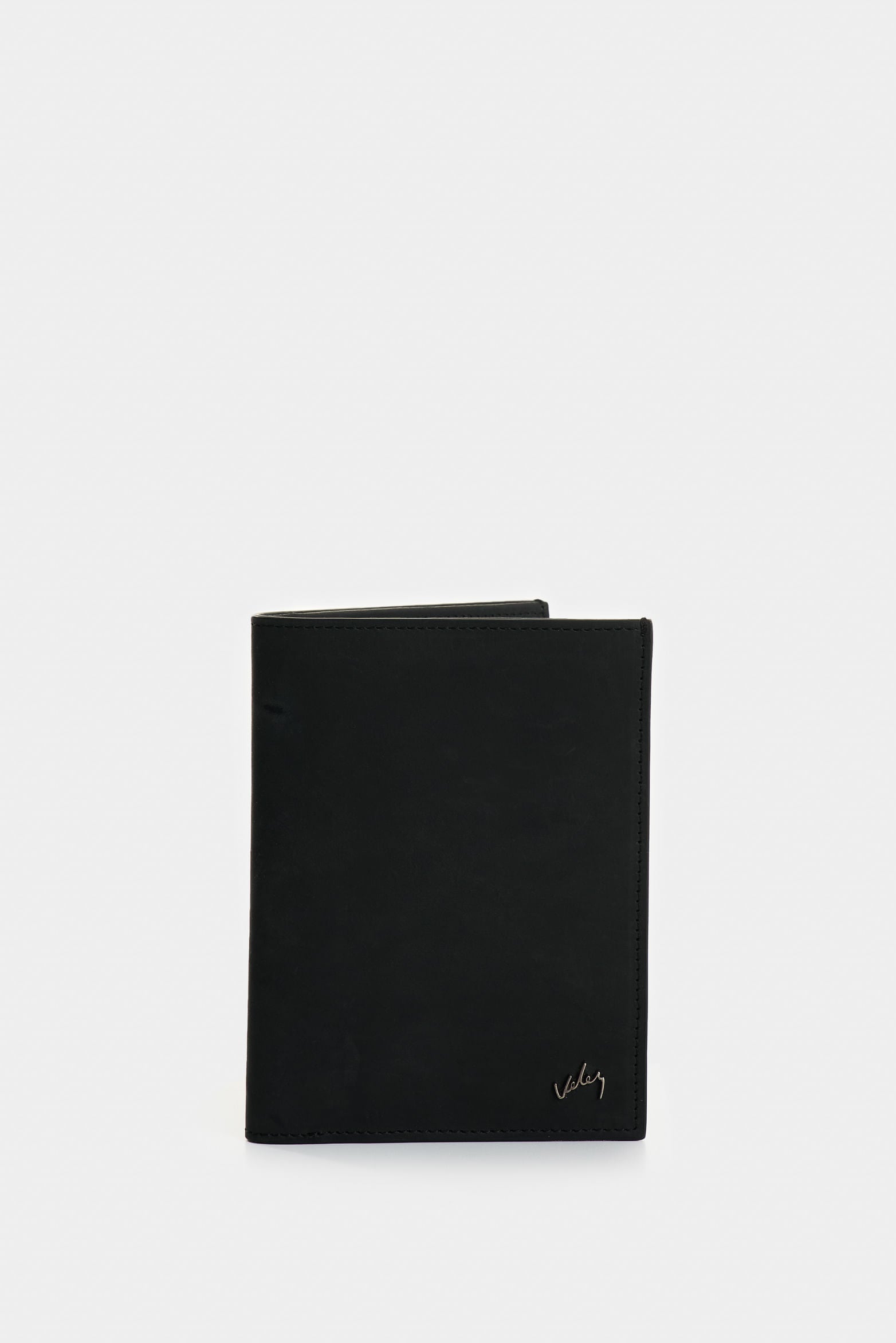 Elon lightweight leather passport holder for men