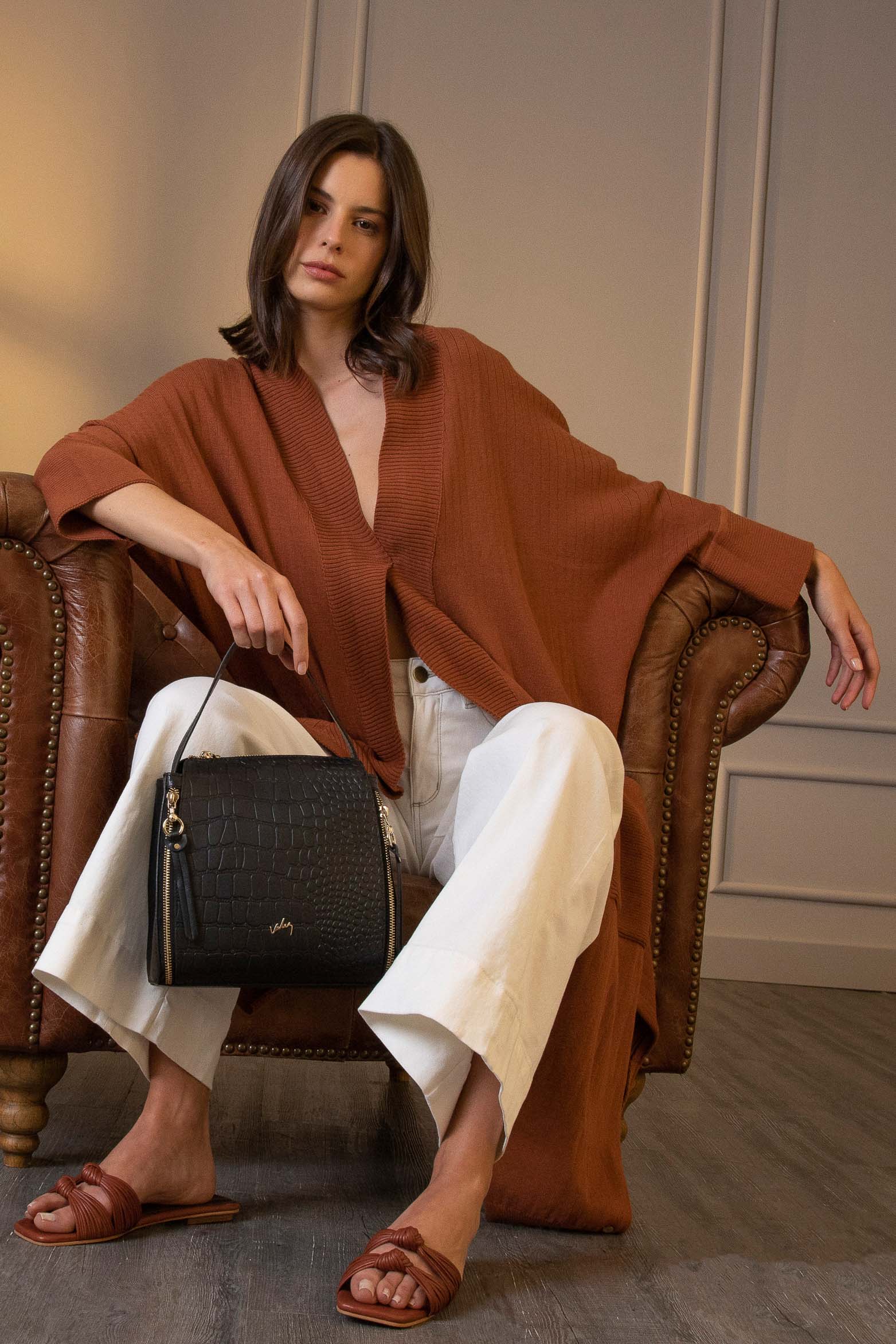 Fez HandHandbags in Embossed Black Leather