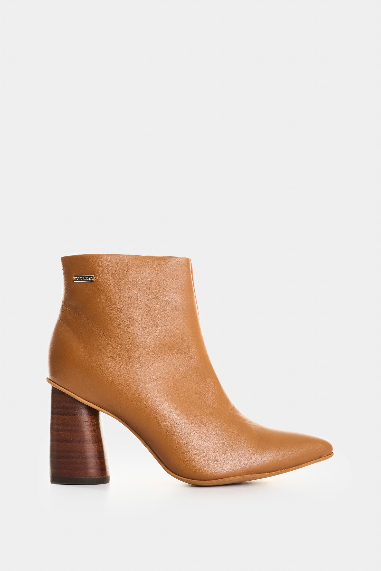 Agata leather ankle boots for women with pointed silhouette