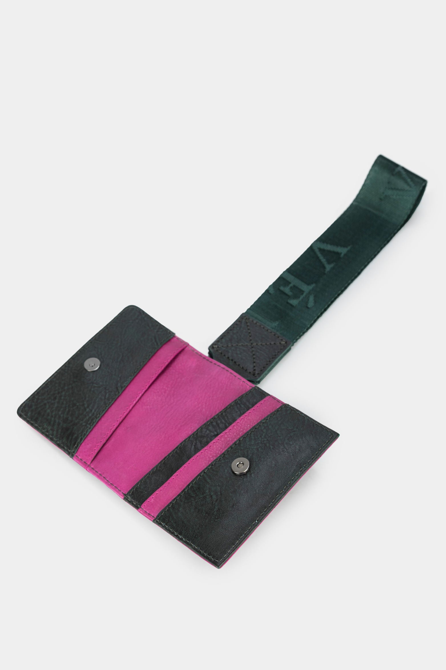 Women’s Splash Leather Card Holder with Seatbelt-Style Wrist Strap