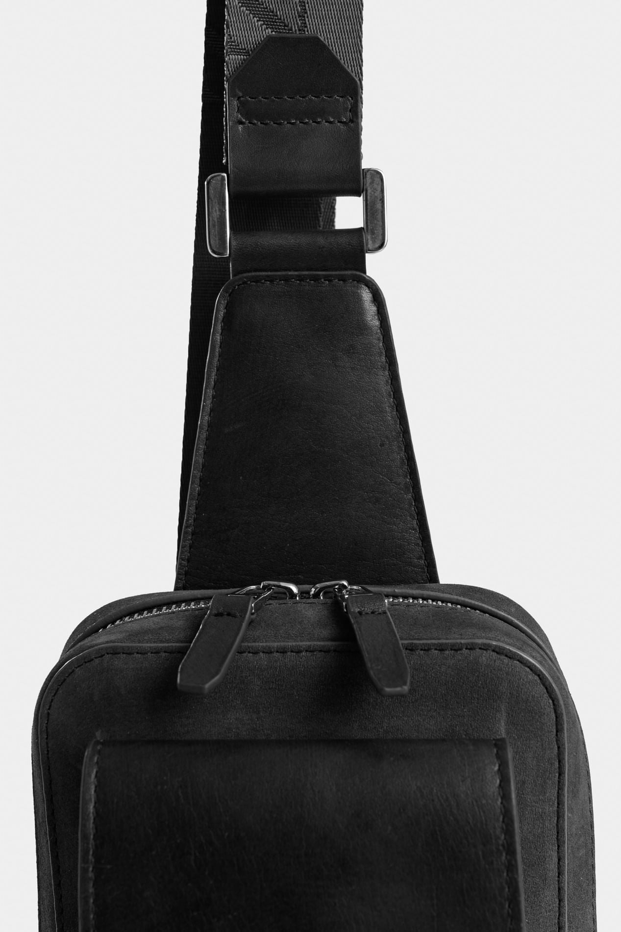 Lyra leather crossbody bag for men waxed effect – Velez Artisan