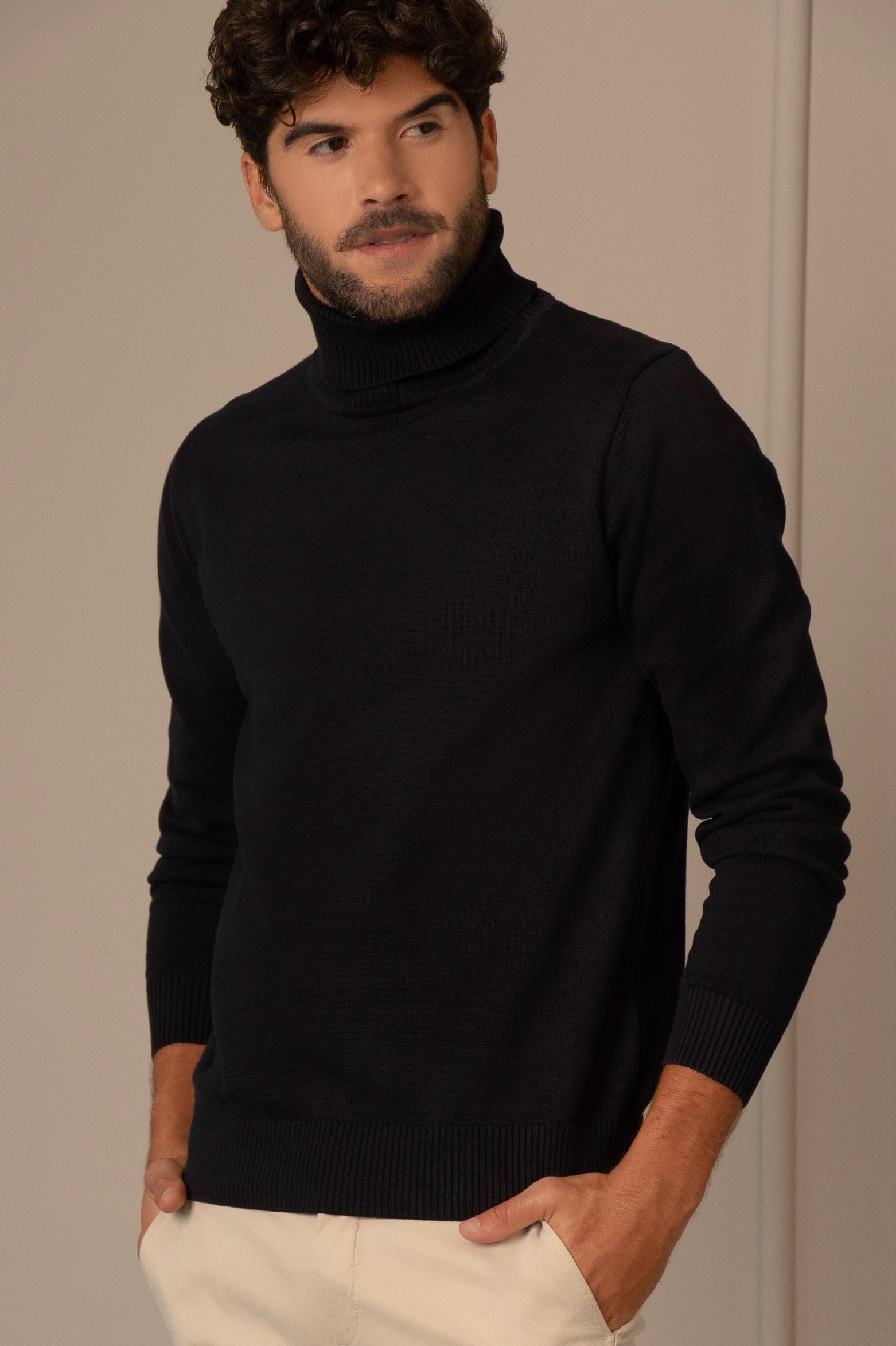 Men’s Combai Turtleneck Sweater in Black