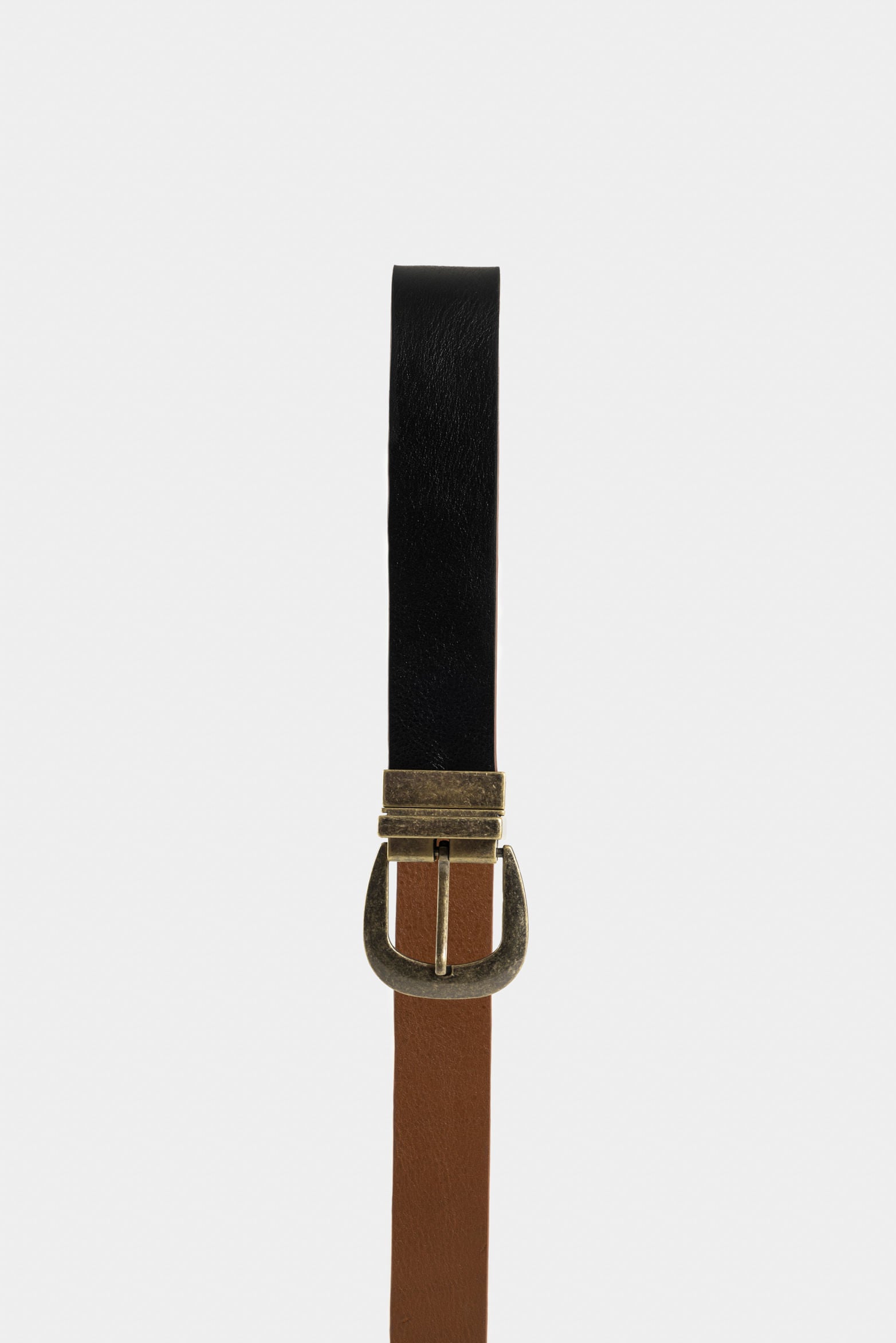 Uyuni reversible women's leather belt with rustic buckle