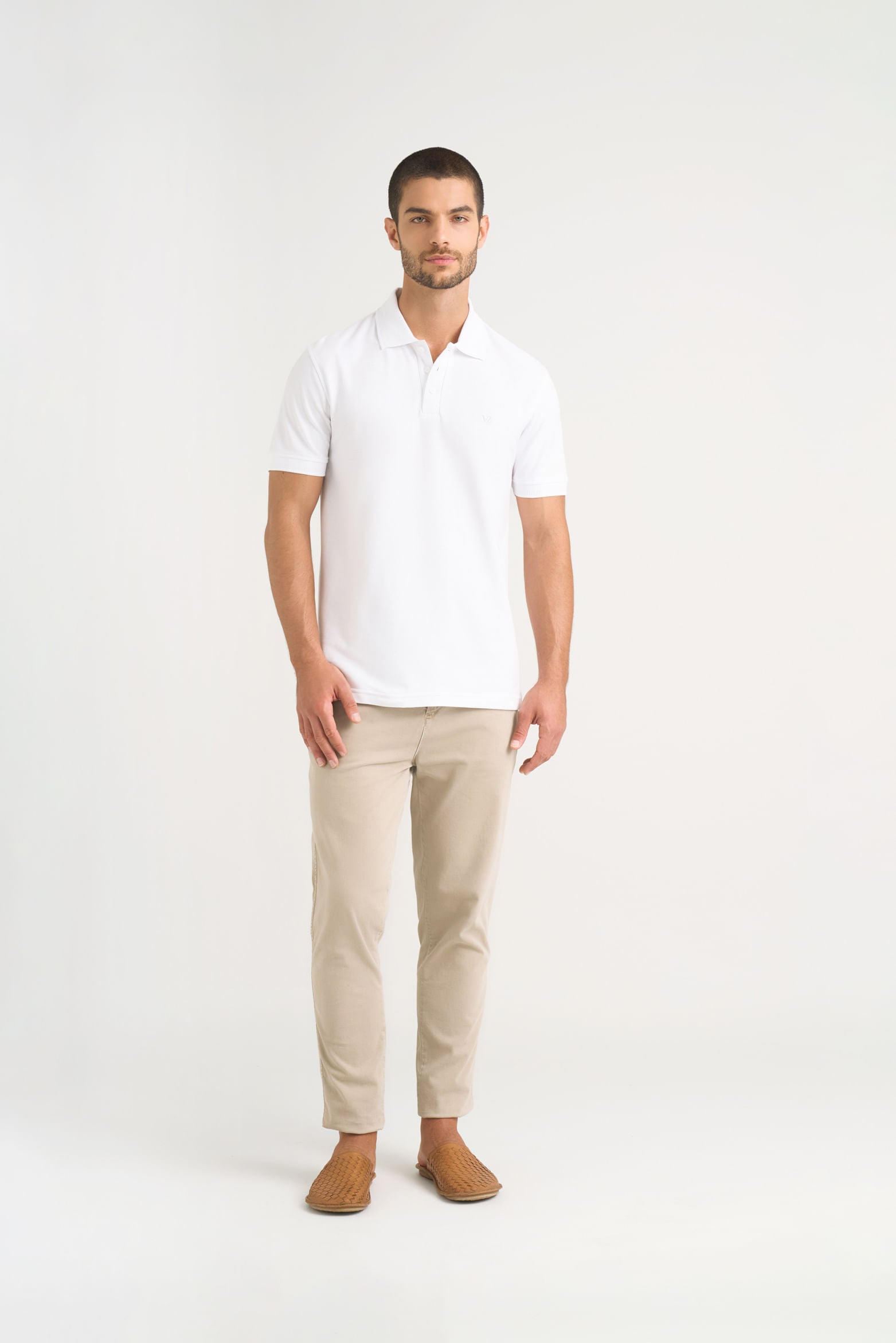 Semi-fit polo shirt for men with jacquard detail