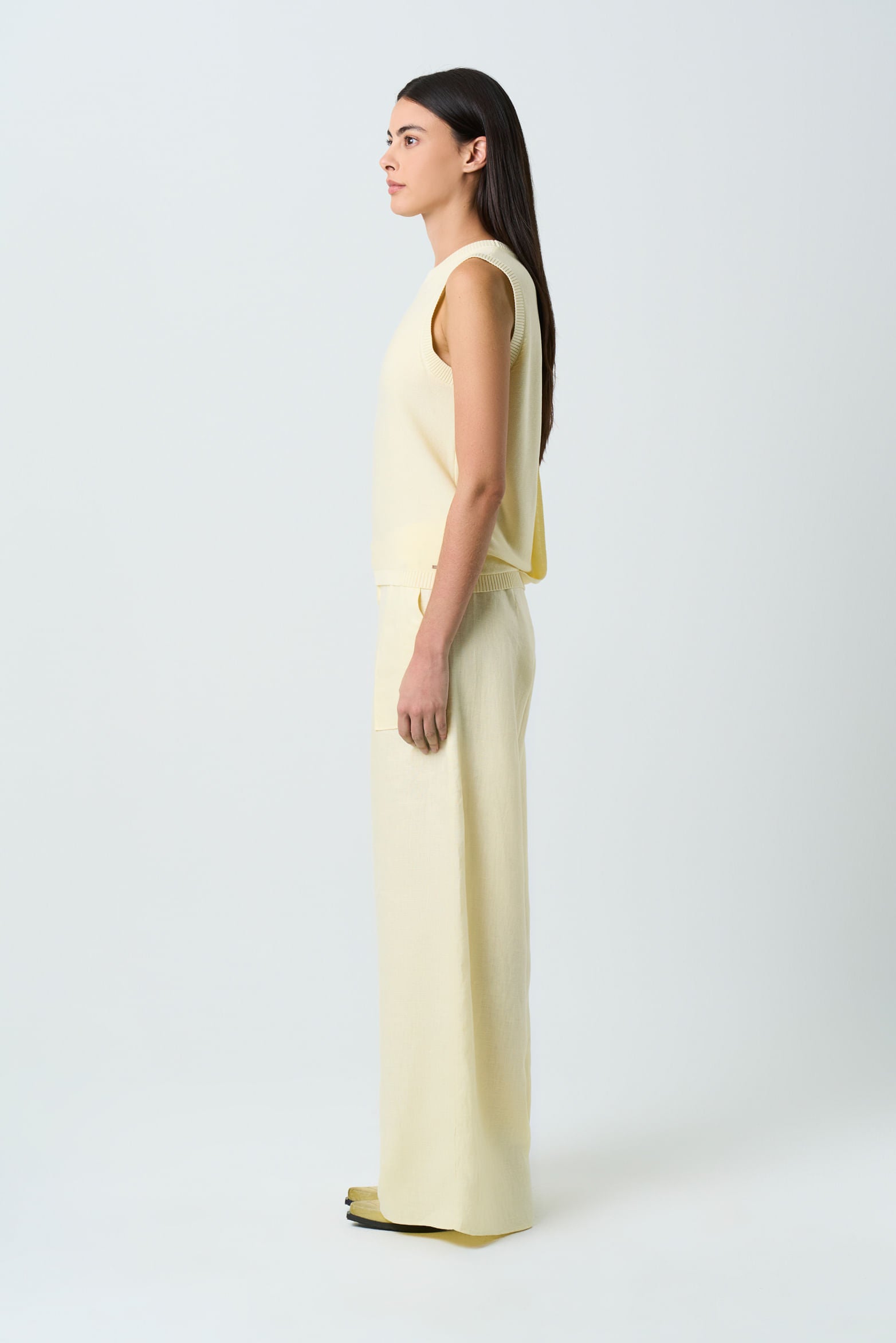 Lightweight Astromelia knit top for women