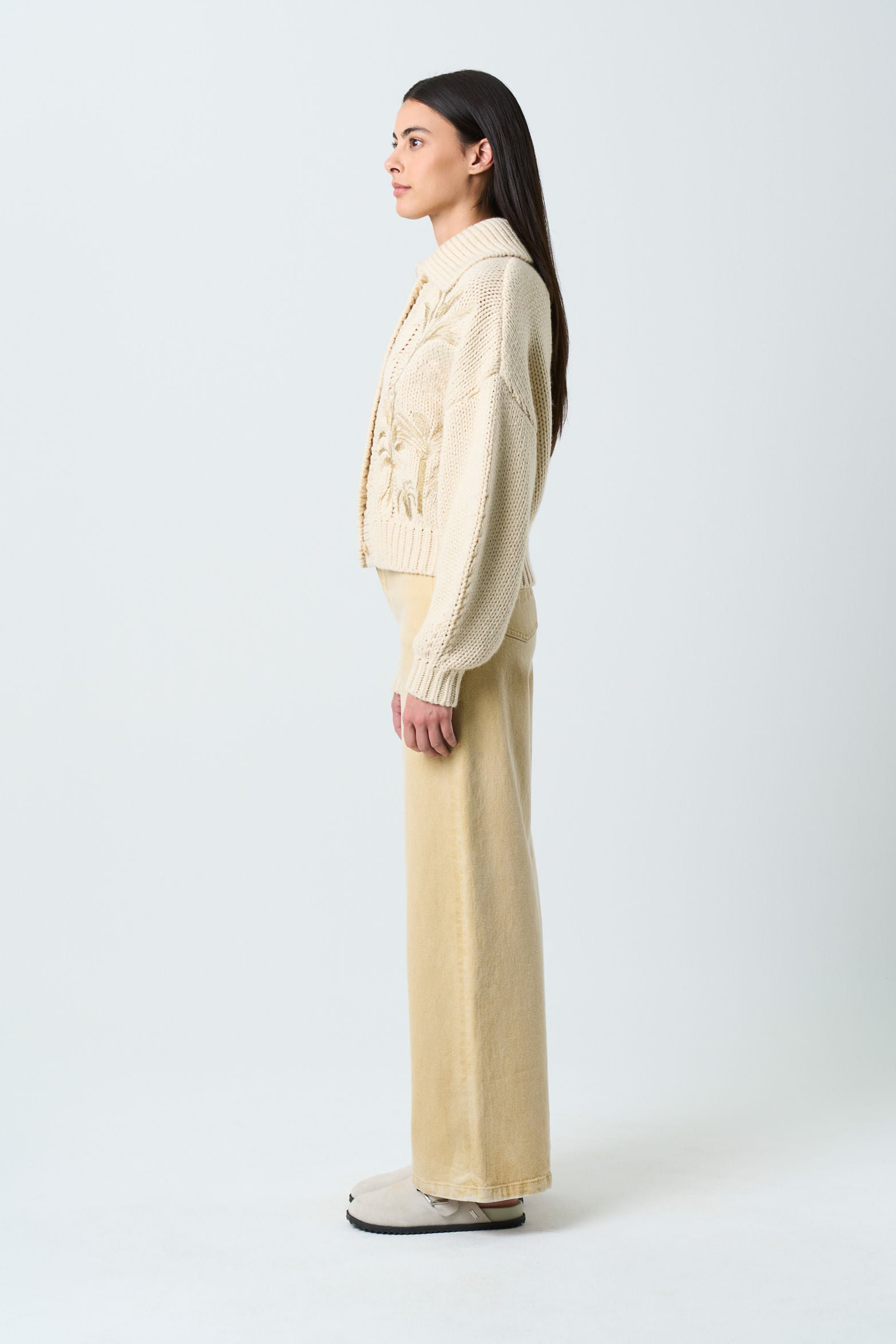 Kalixto Knitted Cardigan for women with embroidery