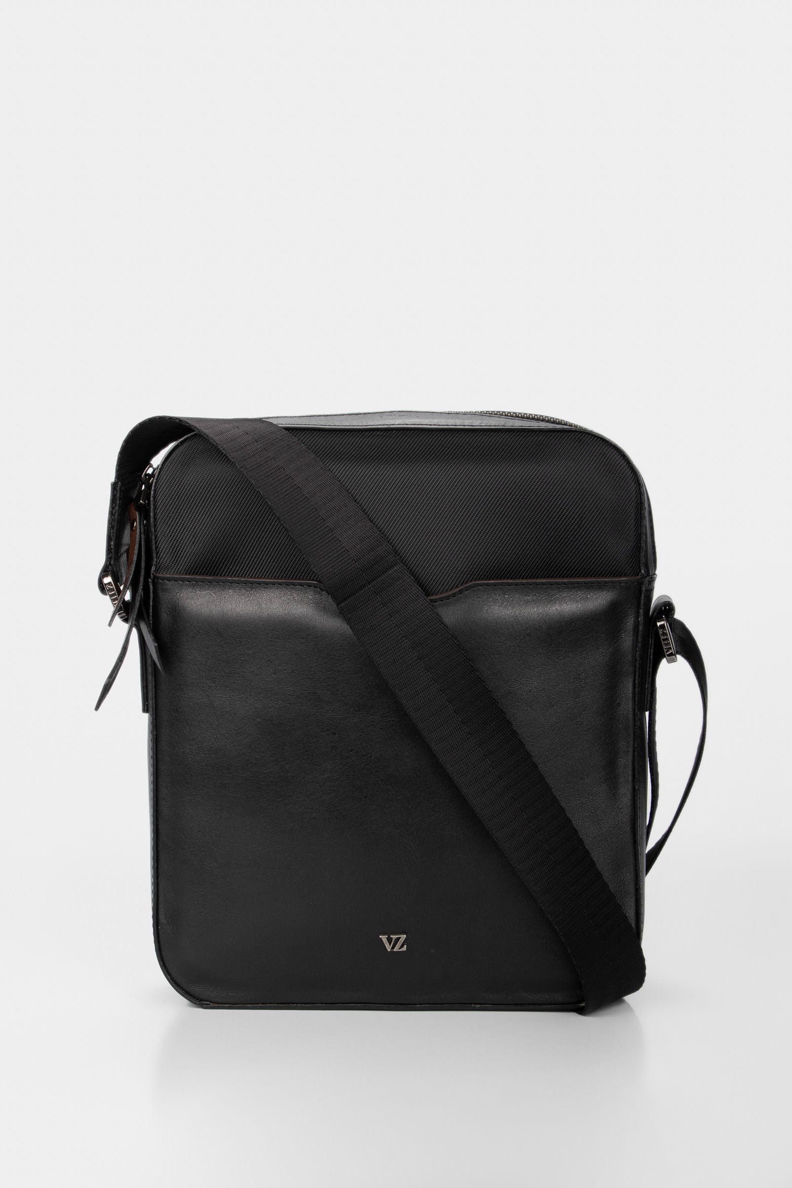 Men’s Reversible Leather Shoulder Bag