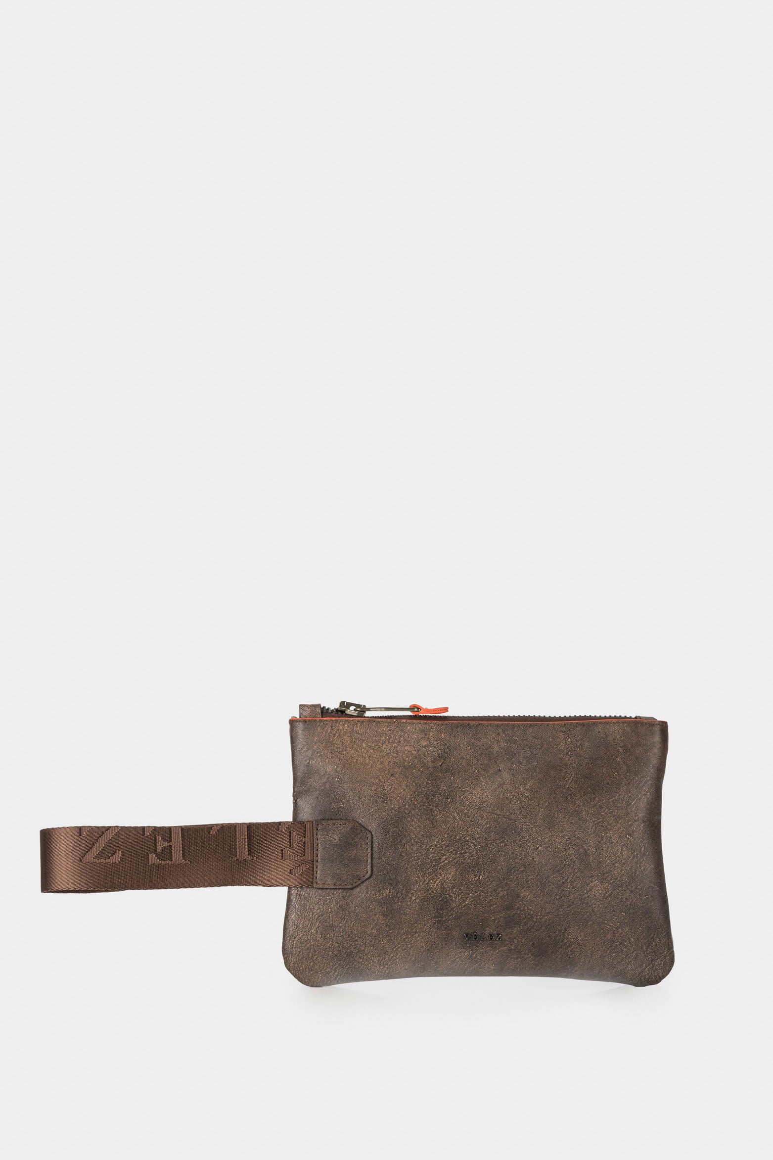 Women’s Formentera Cosmetic Pouch in Leather with Seatbelt-Style Hand Strap